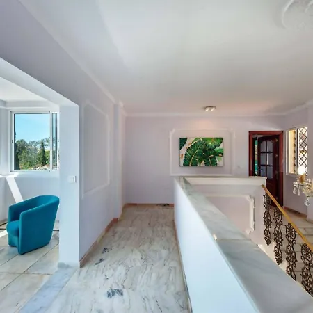 Villa Elegant Classic Close To Nikki